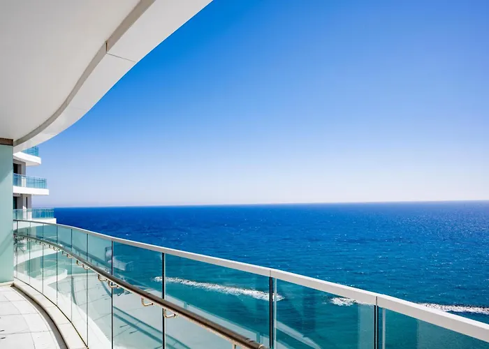 Del Mar Beachfront 3 Bedroom \'C\' Residence