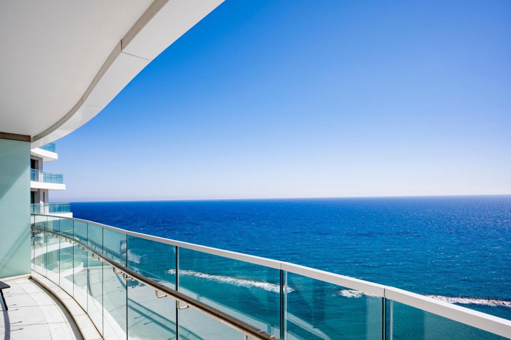 Del Mar Beachfront 3 Bedroom 'c' Limassol