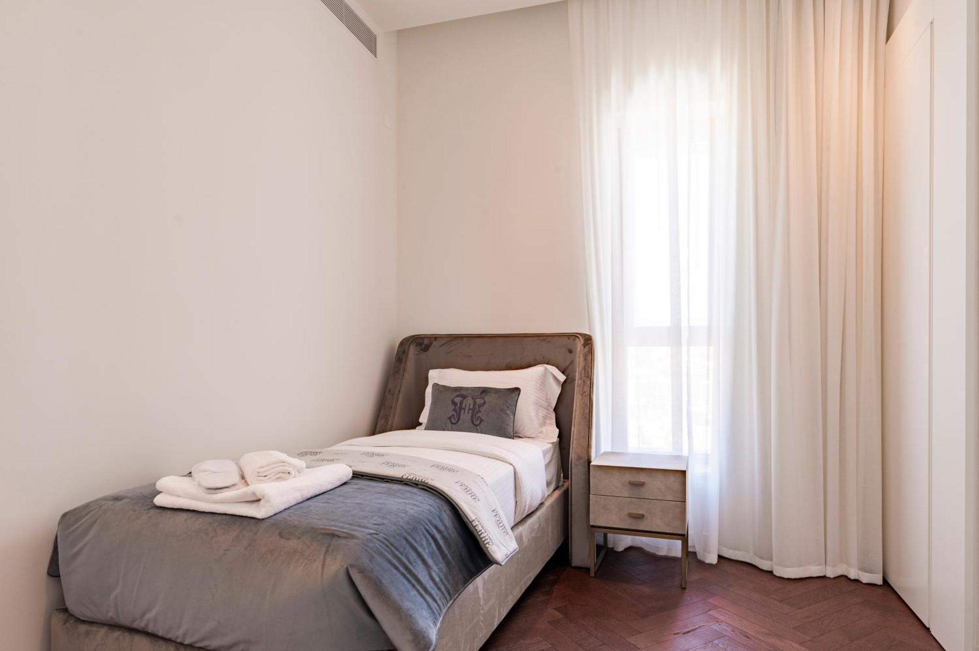 Apartment Del Mar Beachfront 3 Bedroom 'c'